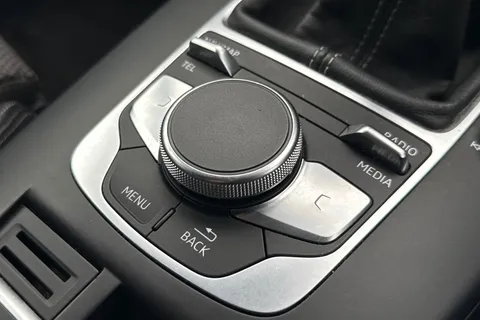 BA68UBD Audi A3 1.5 TFSI CoD 35 S line Euro 6 (s/s) 4dr Thumbnail #48