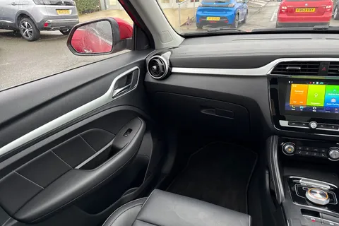 DF69RPX MG Mg Zs 44.5kWh Exclusive Auto 5dr Thumbnail #16