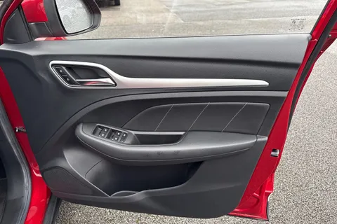 DF69RPX MG Mg Zs 44.5kWh Exclusive Auto 5dr Thumbnail #19