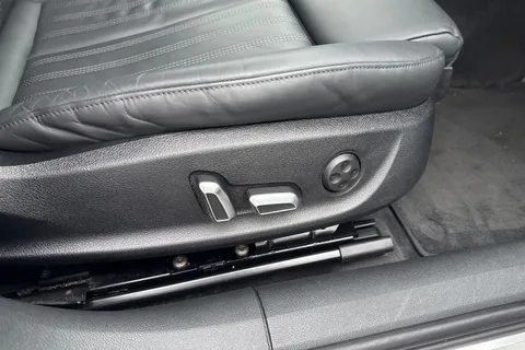 DG18XLP Audi A6 Avant 2.0 TDI Black Edition S Tronic quattro Euro 6 (s/s) 5dr Thumbnail #37