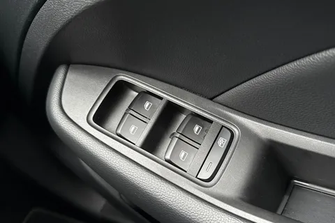 DF69RPX MG Mg Zs 44.5kWh Exclusive Auto 5dr Thumbnail #42