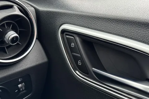 DF69RPX MG Mg Zs 44.5kWh Exclusive Auto 5dr Thumbnail #43