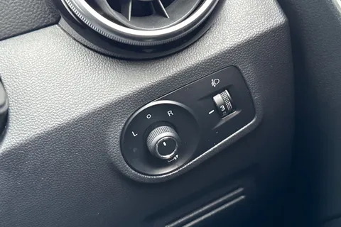 DF69RPX MG Mg Zs 44.5kWh Exclusive Auto 5dr Thumbnail #44