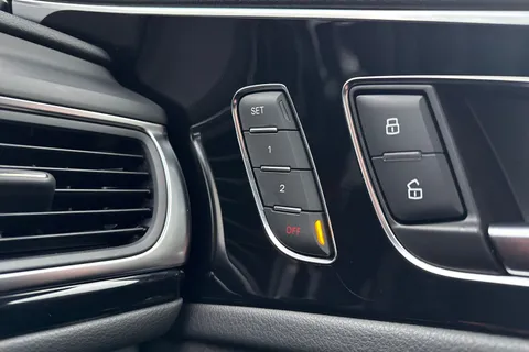 DG18XLP Audi A6 Avant 2.0 TDI Black Edition S Tronic quattro Euro 6 (s/s) 5dr Thumbnail #45