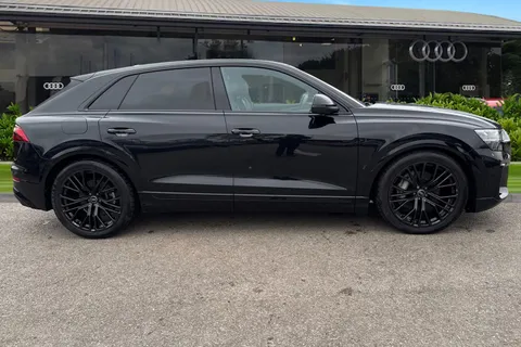 BG24WRE Audi Q8 SUV Launch Edition 55 TFSI quattro 340 PS tiptronic Thumbnail #4