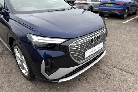 9 of 55 for Audi Q4 e-tron Q4 S line 40 e-tron 150,00 kW