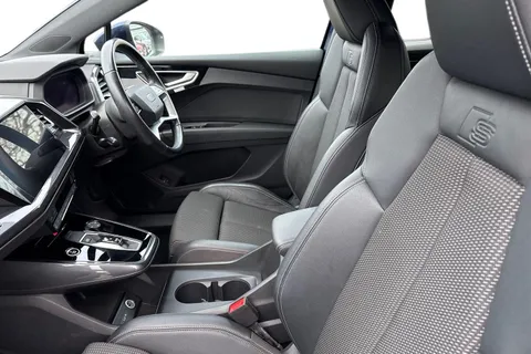 16 of 55 for Audi Q4 e-tron Q4 S line 40 e-tron 150,00 kW