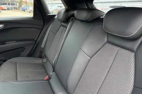 19 of 55 for Audi Q4 e-tron Q4 S line 40 e-tron 150,00 kW