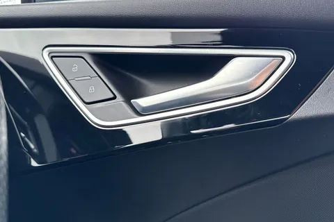 21 of 55 for Audi Q4 e-tron Q4 S line 40 e-tron 150,00 kW