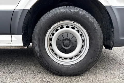 DG25EHX Volkswagen Crafter 2.0 TDI 163PS HDE Commerce Plus High Roof Van Thumbnail #11