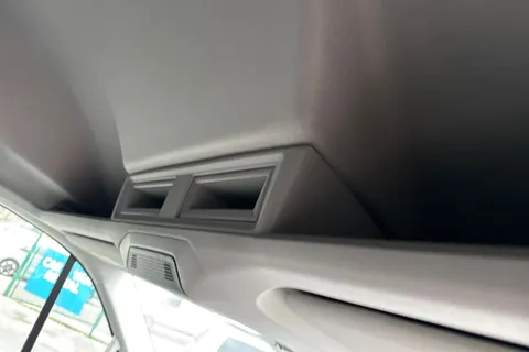 DG25EHX Volkswagen Crafter 2.0 TDI 163PS HDE Commerce Plus High Roof Van Thumbnail #34