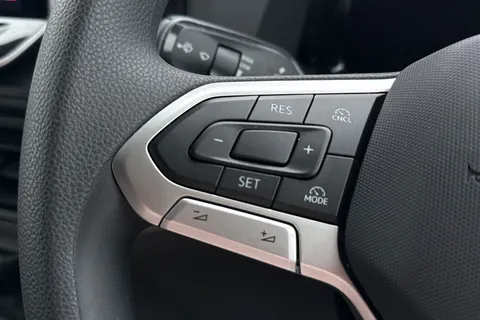 DG25EHX Volkswagen Crafter 2.0 TDI 163PS HDE Commerce Plus High Roof Van Thumbnail #40