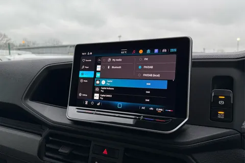 DG25EHX Volkswagen Crafter 2.0 TDI 163PS HDE Commerce Plus High Roof Van Thumbnail #48