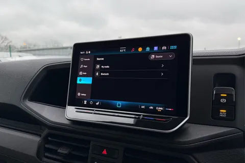 DG25EHX Volkswagen Crafter 2.0 TDI 163PS HDE Commerce Plus High Roof Van Thumbnail #49