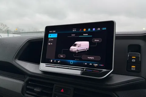 DG25EHX Volkswagen Crafter 2.0 TDI 163PS HDE Commerce Plus High Roof Van Thumbnail #52