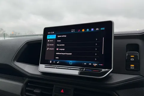 DG25EHX Volkswagen Crafter 2.0 TDI 163PS HDE Commerce Plus High Roof Van Thumbnail #54