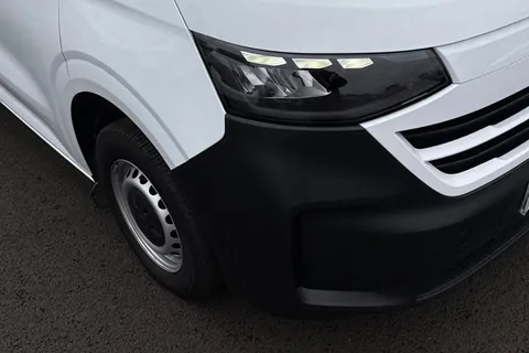 MF25JKZ Volkswagen Transporter 2.0 TDI 150 Commerce Plus Van Thumbnail #17