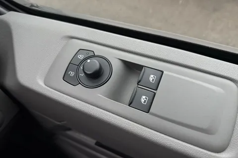 MF25JKZ Volkswagen Transporter 2.0 TDI 150 Commerce Plus Van Thumbnail #18