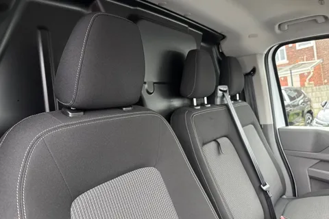 MF25JKZ Volkswagen Transporter 2.0 TDI 150 Commerce Plus Van Thumbnail #21