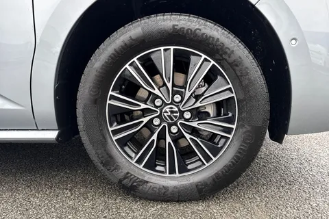 DC75XOH Volkswagen California Coast T7 SWB 150 PS DSG - Parking Heater/ Tow Pack Thumbnail #10