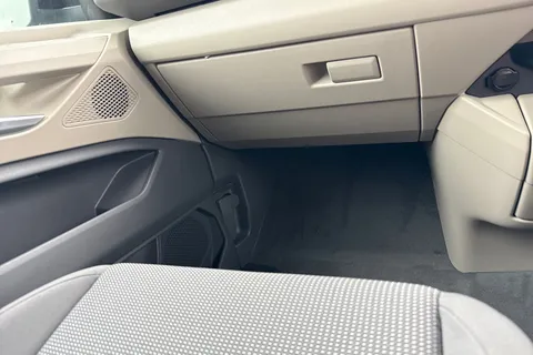 DC75XOH Volkswagen California Coast T7 SWB 150 PS DSG - Parking Heater/ Tow Pack Thumbnail #20