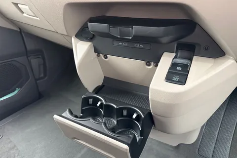 DC75XOH Volkswagen California Coast T7 SWB 150 PS DSG - Parking Heater/ Tow Pack Thumbnail #23