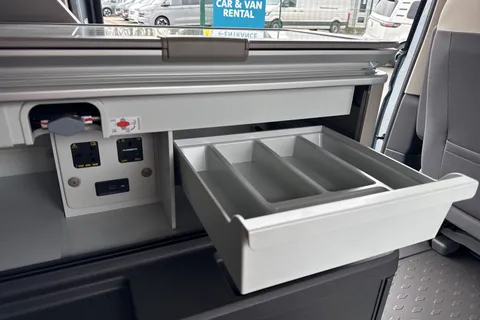 DC75XOH Volkswagen California Coast T7 SWB 150 PS DSG - Parking Heater/ Tow Pack Thumbnail #41