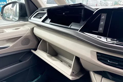 DC75XOH Volkswagen California Coast T7 SWB 150 PS DSG - Parking Heater/ Tow Pack Thumbnail #43