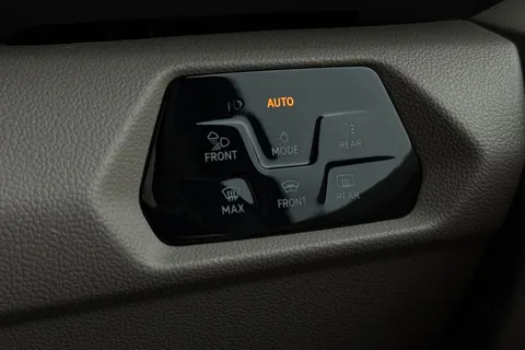 DC75XOH Volkswagen California Coast T7 SWB 150 PS DSG - Parking Heater/ Tow Pack Thumbnail #52