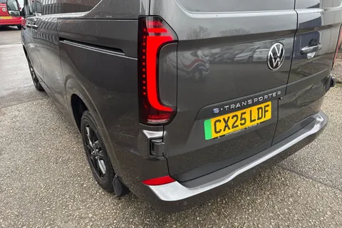 CX25LDF Volkswagen E-Transporter T32 65kWh Commerce Pro Auto RWD SWB 5dr Thumbnail #7