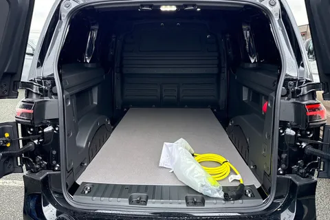 CX26HXR Volkswagen Id. Buzz Cargo Pro 79kWh Commerce Panel Van 5dr Electric Auto 4Motion (340 ps) Thumbnail #7