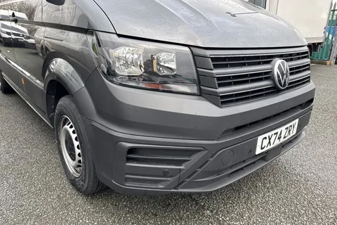 CX74ZRY Volkswagen Crafter 2.0 TDI CR35 Commerce FWD MWB High Roof Euro 6 (s/s) 5dr Thumbnail #10