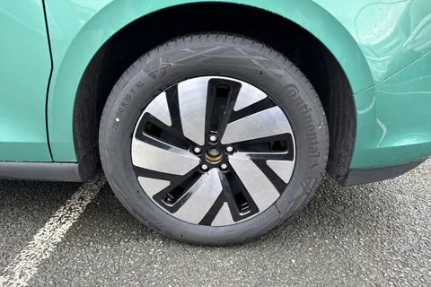 CX75UUH Volkswagen Id. Buzz Cargo Pro 79kWh Commerce Panel Van 5dr Electric Auto 4Motion (340 ps) Thumbnail #11