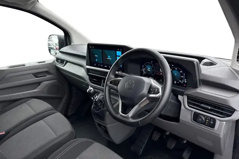 CX25LMM Volkswagen Transporter 2.0 TDI T28 Commerce Plus FWD SWB Euro 6 (s/s) 5dr Thumbnail #15