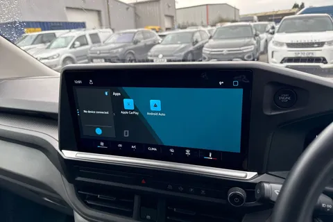 CX25LMM Volkswagen Transporter 2.0 TDI T28 Commerce Plus FWD SWB Euro 6 (s/s) 5dr Thumbnail #18