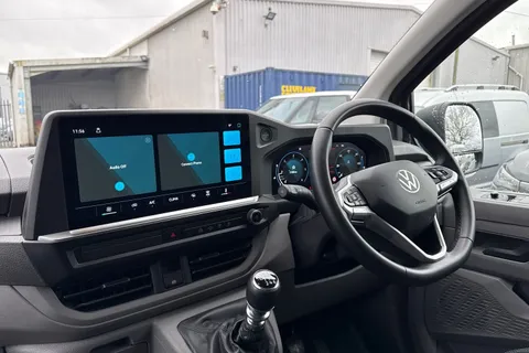 CX25LMM Volkswagen Transporter 2.0 TDI T28 Commerce Plus FWD SWB Euro 6 (s/s) 5dr Thumbnail #19