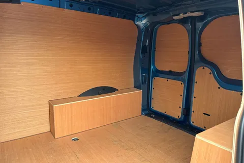 CX74LTF Volkswagen Caddy 2.0 TDI C20 Commerce Pro SWB Euro 6 (s/s) 5dr Thumbnail #20