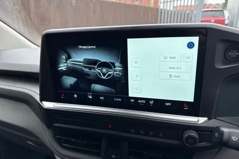 CX25LDF Volkswagen E-Transporter T32 65kWh Commerce Pro Auto RWD SWB 5dr Thumbnail #21