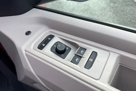 CX26JZR Volkswagen Multivan 2.0 TDI Style MPV 5dr Diesel DSG Euro 6 (s/s) (150 ps) Thumbnail #21