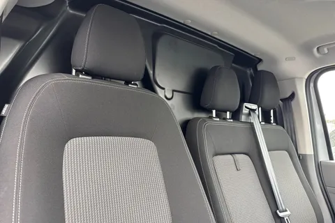 CX25LMM Volkswagen Transporter 2.0 TDI T28 Commerce Plus FWD SWB Euro 6 (s/s) 5dr Thumbnail #25