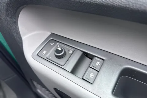 CX75UUH Volkswagen Id. Buzz Cargo Pro 79kWh Commerce Panel Van 5dr Electric Auto 4Motion (340 ps) Thumbnail #21