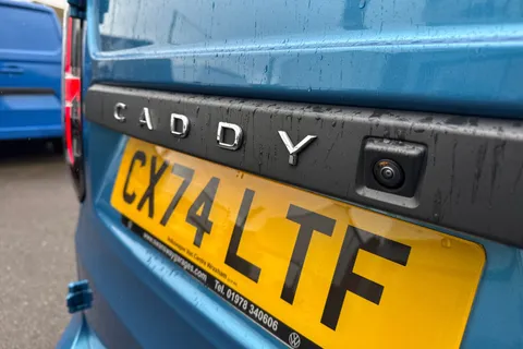 CX74LTF Volkswagen Caddy 2.0 TDI C20 Commerce Pro SWB Euro 6 (s/s) 5dr Thumbnail #28