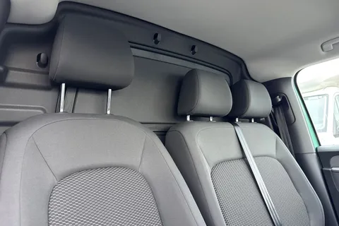 CX75UUH Volkswagen Id. Buzz Cargo Pro 79kWh Commerce Panel Van 5dr Electric Auto 4Motion (340 ps) Thumbnail #24