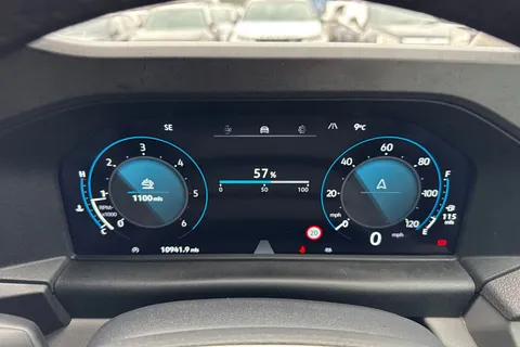 CX25LMM Volkswagen Transporter 2.0 TDI T28 Commerce Plus FWD SWB Euro 6 (s/s) 5dr Thumbnail #31