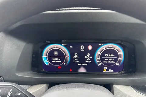 CX74ZRY Volkswagen Crafter 2.0 TDI CR35 Commerce FWD MWB High Roof Euro 6 (s/s) 5dr Thumbnail #33