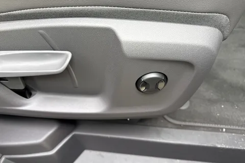 CX26JZR Volkswagen Multivan 2.0 TDI Style MPV 5dr Diesel DSG Euro 6 (s/s) (150 ps) Thumbnail #34