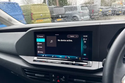 CX74LTF Volkswagen Caddy 2.0 TDI C20 Commerce Pro SWB Euro 6 (s/s) 5dr Thumbnail #38