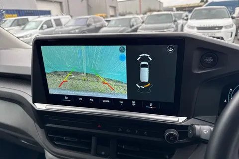 CX25LMM Volkswagen Transporter 2.0 TDI T28 Commerce Plus FWD SWB Euro 6 (s/s) 5dr Thumbnail #37