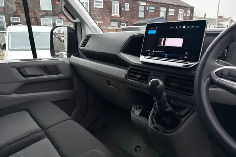 MF74ODT Volkswagen Crafter 2.0TDI (140PS) CR35 MWB Manual Thumbnail #16