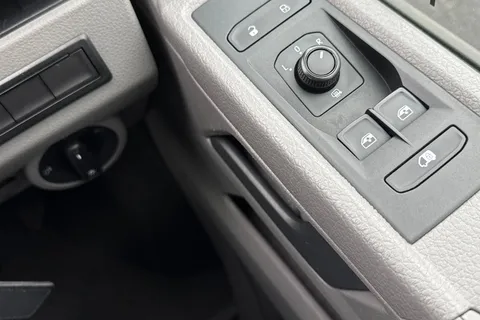 GK72MYB Volkswagen Transporter 2.0TDI 110ps T28 Startline BMT SWB PV Thumbnail #18